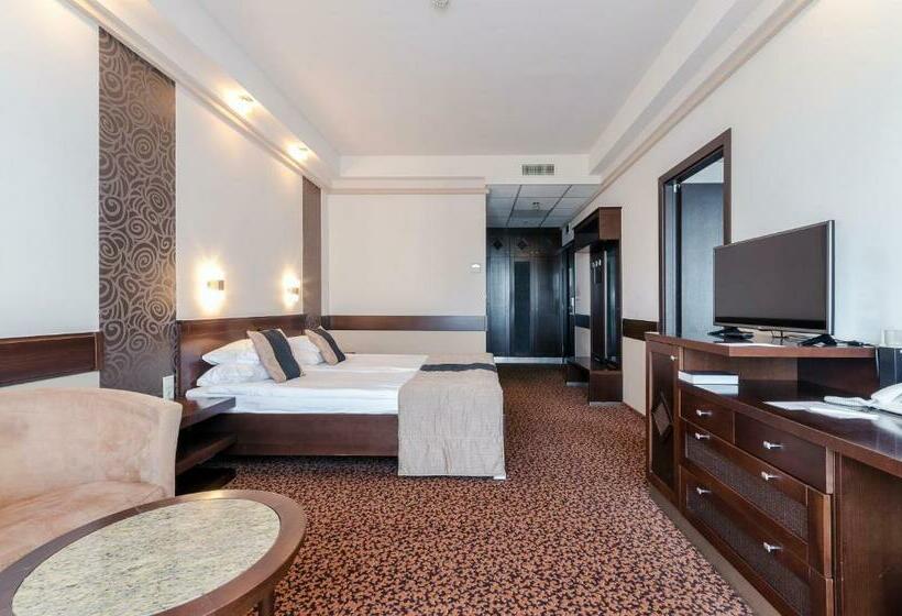 Семейный Номер Премиум, Hunguest Hotel Apollo