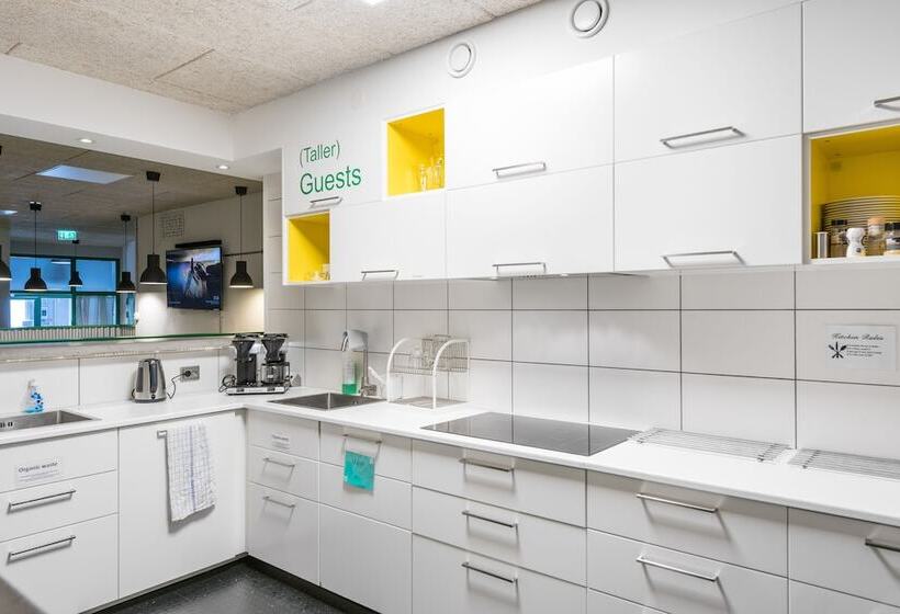 Camera Familiare, Winstrup Hostel