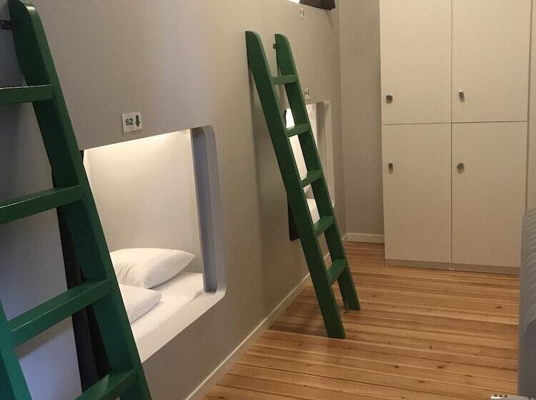 Camera Familiare, Winstrup Hostel