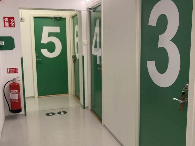 Camera Standard, Winstrup Hostel