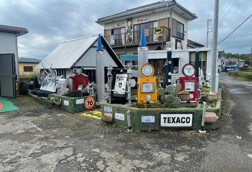 Номер Стандарт, Jiji Baba House