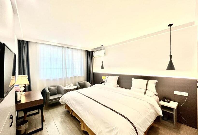 带大床的豪华间, Tianshui Times Hotel Zhangjiagang