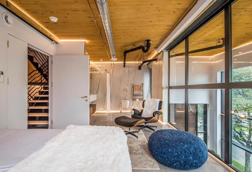 디럭스 룸, Luxury Bnb   Halifax Rooftop   The Sunrise Room