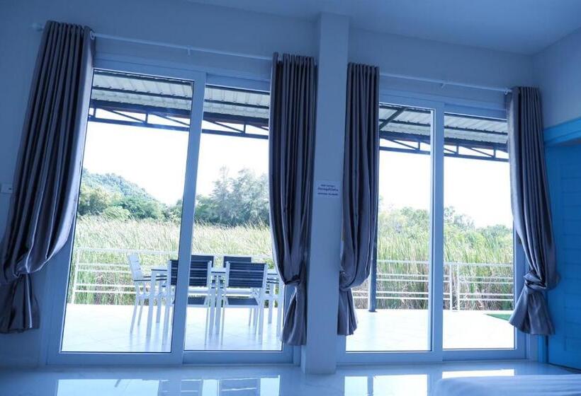 バルコニー付きスタンダードルーム, Sunset Village Rayong