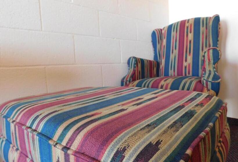 Номер Стандарт, Cedar Villa Motel