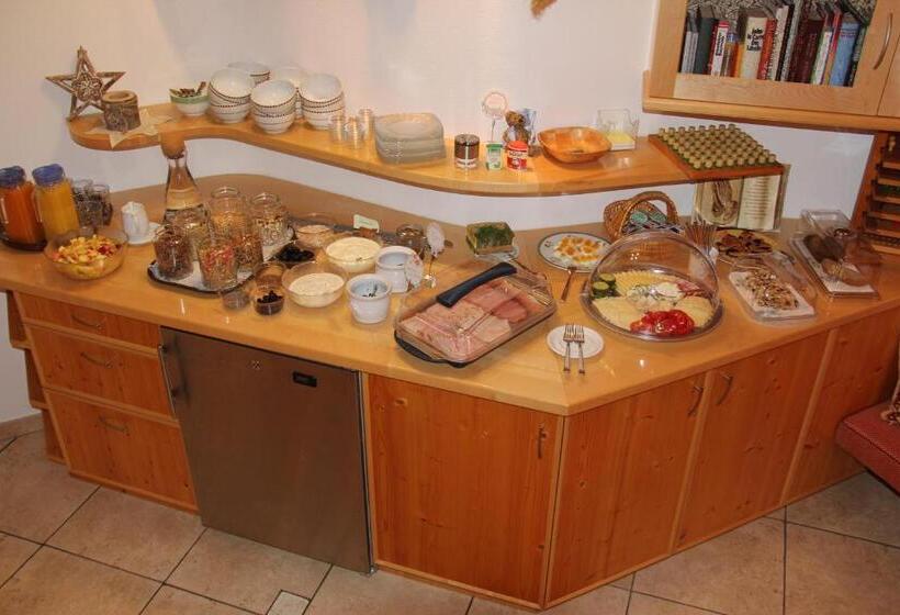 Номер Стандарт, Feldlhof