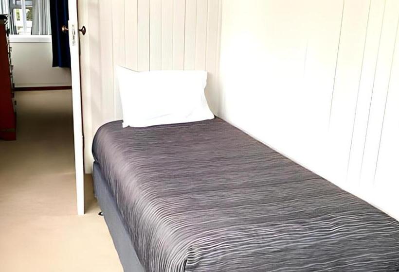 Дом 4 Спальни, Havelock North Holiday Park