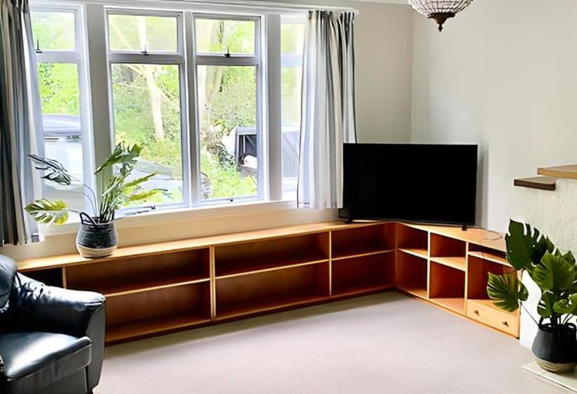 Дом 4 Спальни, Havelock North Holiday Park