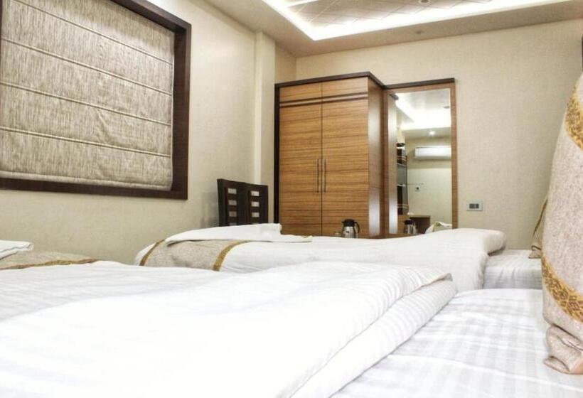Quarto Familiar, Vandana Residency, Varanasi