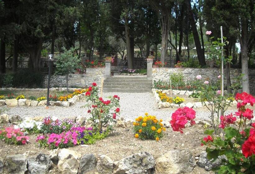 Номер Стандарт, Villa Enrico Fermi