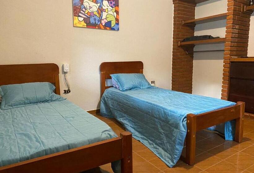 스위트, Lara S House