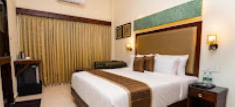 Четырехместный Номер Стандарт, Comorin Grand, Kanyakumari