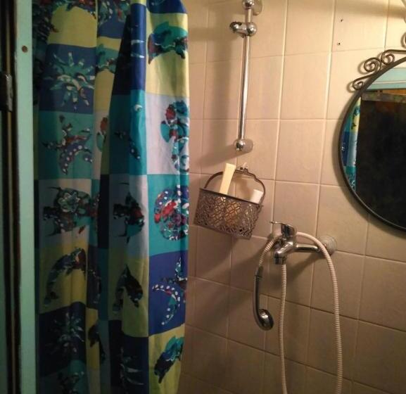 اتاق خانوادگی, Room In House   2 Floors 2 Bedrooms Near Central Station