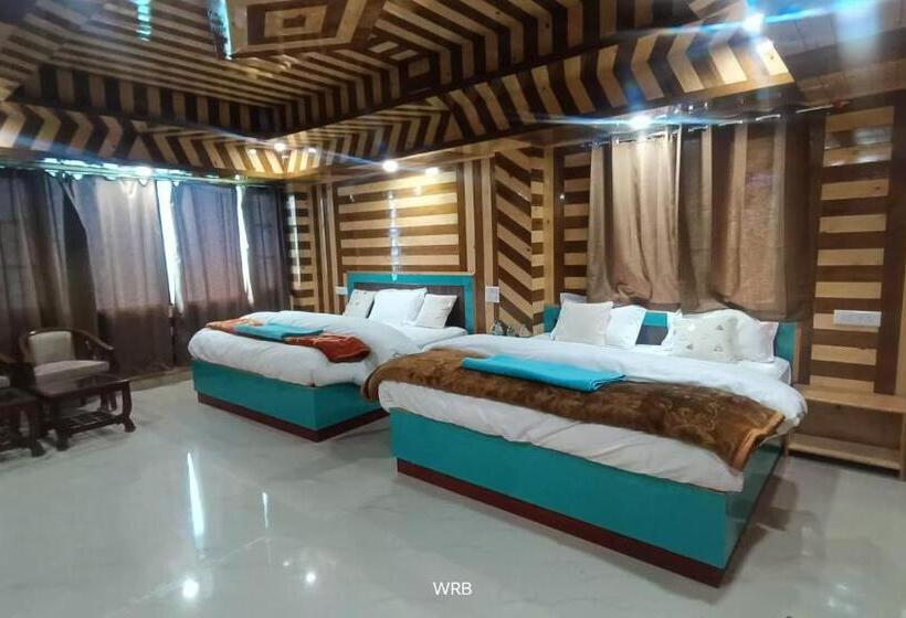 패밀리 룸 산 전망, Sarahan Holiday Inn