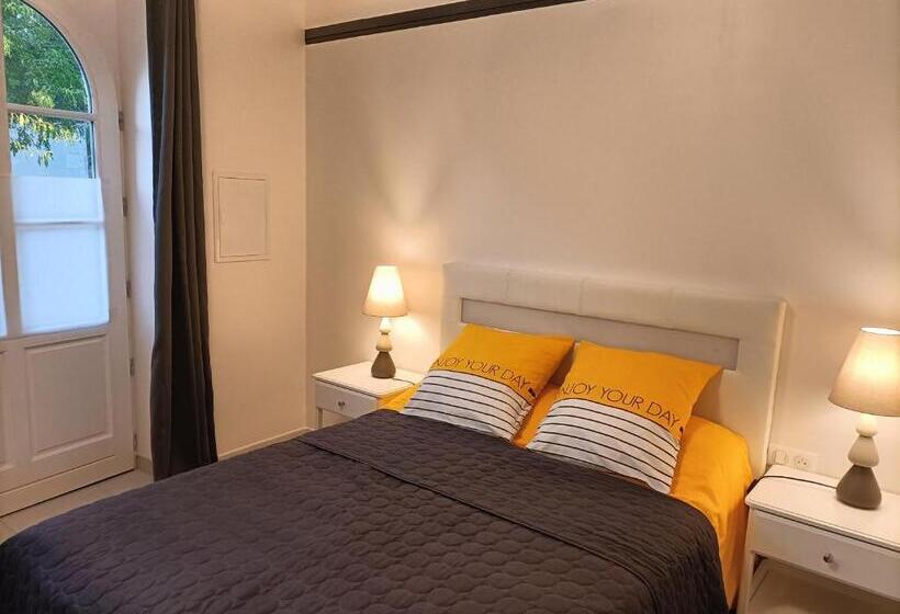 Номер Стандарт Адаптированный для Инвалидов, Guestroom Valençay, 1 Pièce, 2 Personnes   Fr 1 591 570