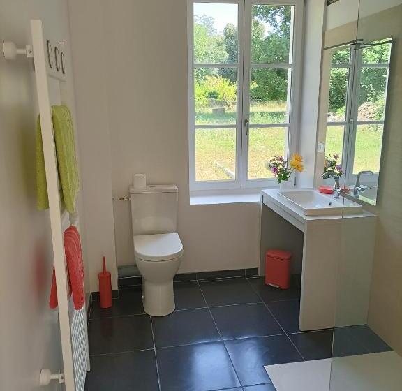Номер Стандарт Адаптированный для Инвалидов, Guestroom Valençay, 1 Pièce, 2 Personnes   Fr 1 591 570