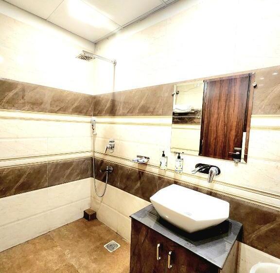 Quarto Estandar Cama King, Pineberry Hotels   Near Golden Temple