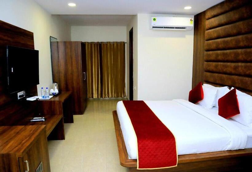 Quarto Estandar Cama King, Pineberry Hotels   Near Golden Temple