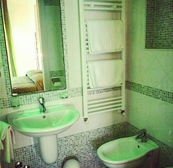 غرفة قياسية مزوَّدة بشُرفة, B&b Crystal