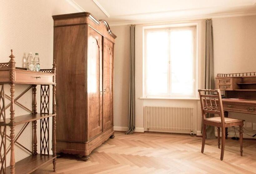 Номер Стандарт, Schloss Freudenfels