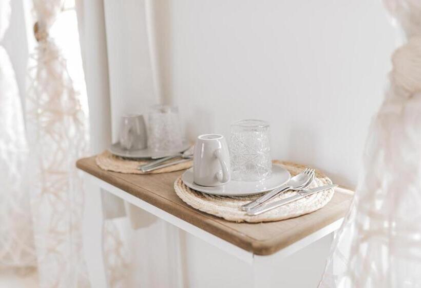 Номер Стандарт, Clementines House Honfleur