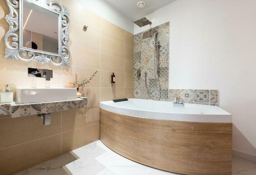 ジュニアスイート, Lucenova Suite Guest House