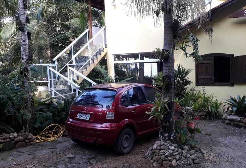 اتاق خانوادگی با چشم‌انداز کوه, Som Das Aguas Paraty