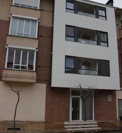 Апартаменты 3 Спальни, Apartamento Sanguesa