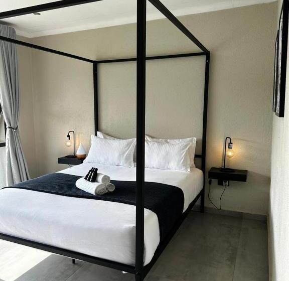 스탠다드 룸 풀장 전망, Suumthing Private Guesthouse
