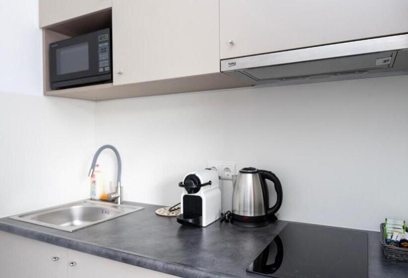 Четырехместный Номер Стандарт, Comfort Housing Apartments