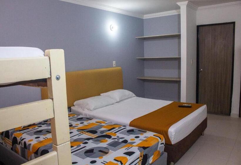 Quarto Triplo Estandar, Casa Hotel Las Gaviotas Santamarta