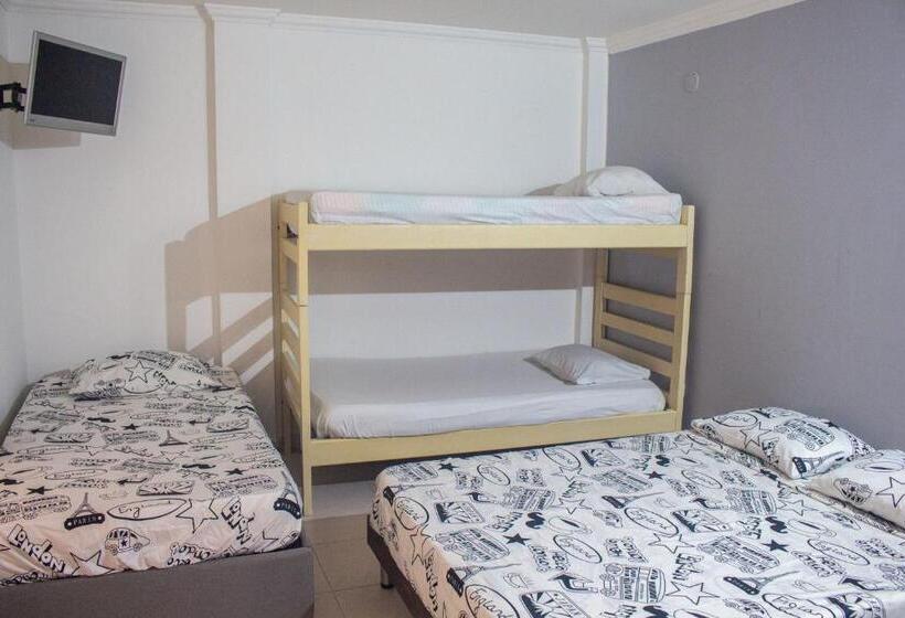 Quarto Quádruplo Estandar, Casa Hotel Las Gaviotas Santamarta