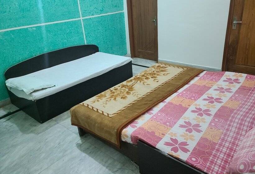 Номер Deluxe, Roomshala 153 Hotel Krishnashrya