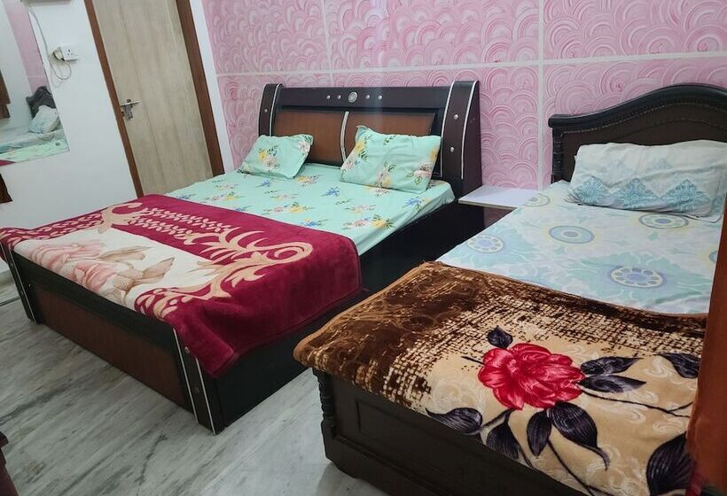 Номер Deluxe, Roomshala 153 Hotel Krishnashrya