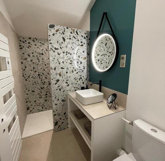 Дом 3 Спальни, La Petite Maison De Giverny   Gîte De Charme 5 étoiles Au Cœur Du Village   3 Chambres