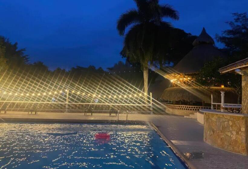 Трехместный Номер Базовый, Hacienda Con Piscina Privada/aire Acondicionado/jacuzzi