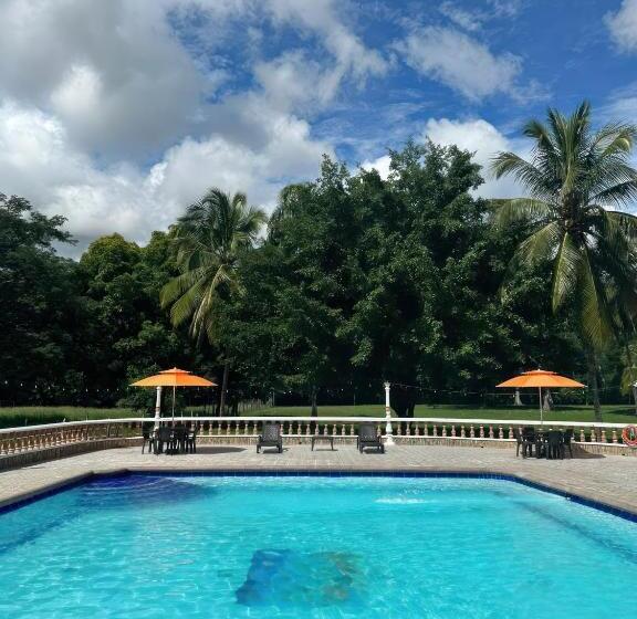 Семейный Номер, Hacienda Con Piscina Privada/aire Acondicionado/jacuzzi