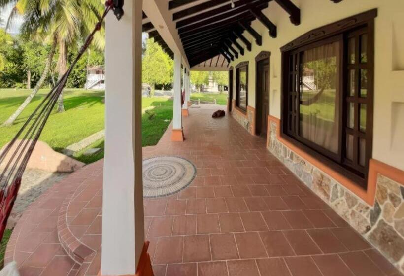 Трехместный Номер Базовый, Hacienda Con Piscina Privada/aire Acondicionado/jacuzzi