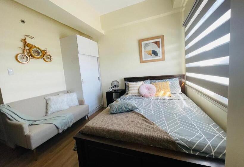 디럭스 트리플 룸, Northwoods Place Condominium