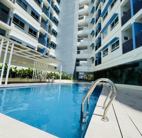 디럭스 트리플 룸, Northwoods Place Condominium