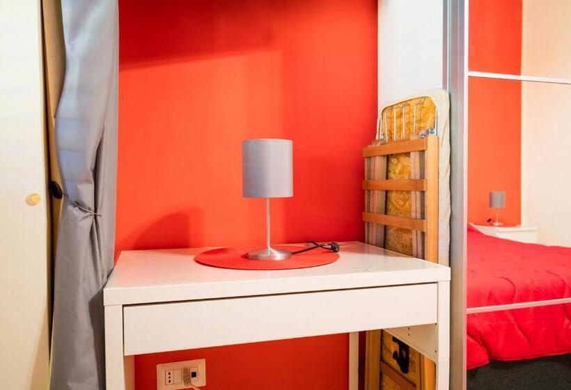 اتاق استاندارد, Color House