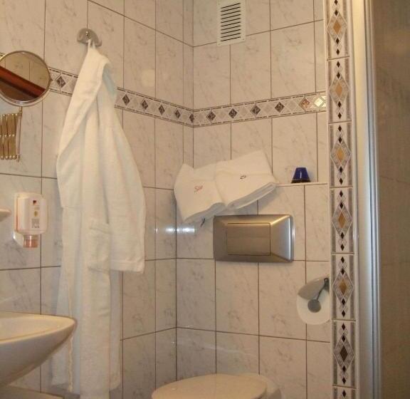 Трехместный Номер Стандарт с Балконом, Ferienhotel Schwarzwälder Hof