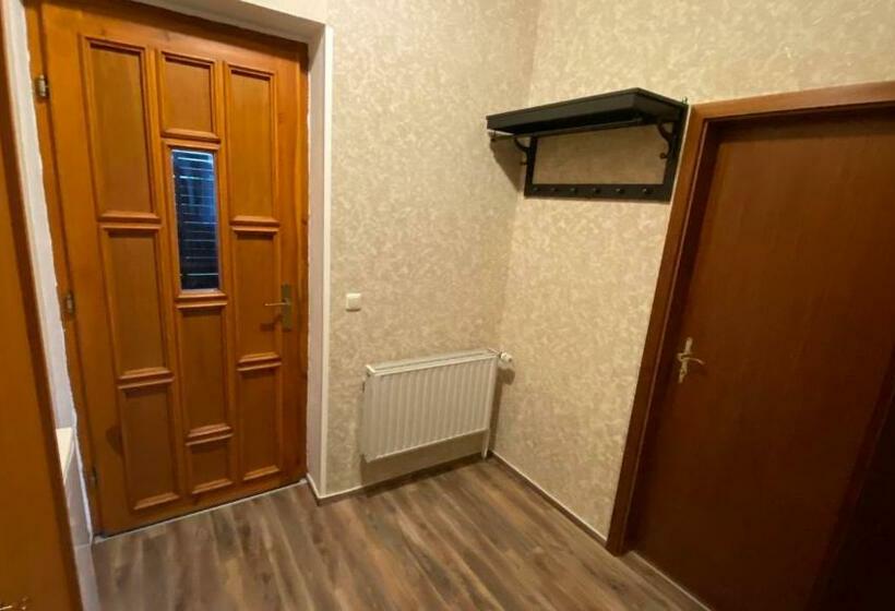 Классический Номер, Schröder S Motel