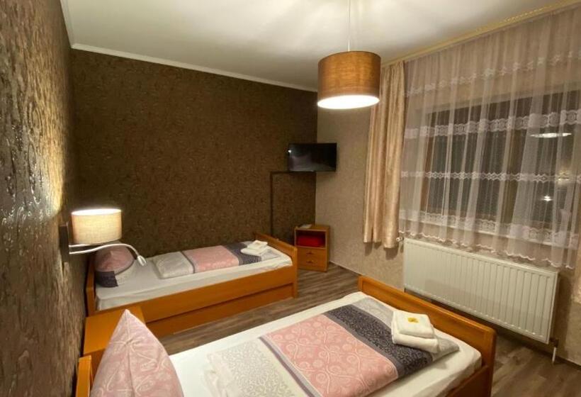 Классический Номер, Schröder S Motel
