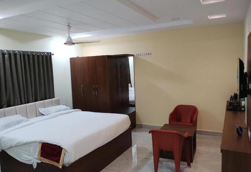 Номер Deluxe, Cvr Banquet Hall And Lodging