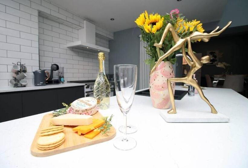 خانه 1 خوابه, Wyndham Road 3br Lin Pontcanna
