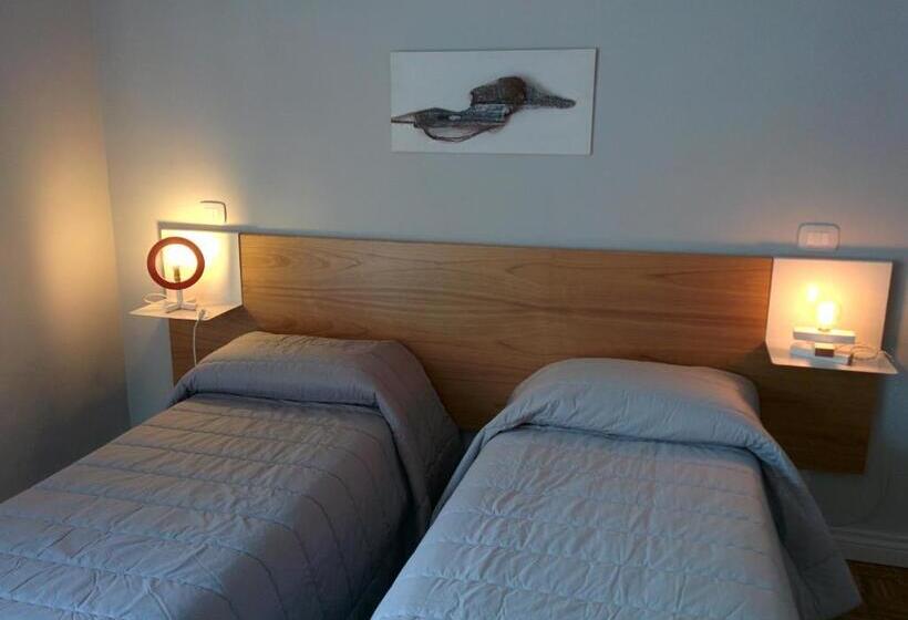 Quarto Estandar com Sacada, Ciauru Design B&b