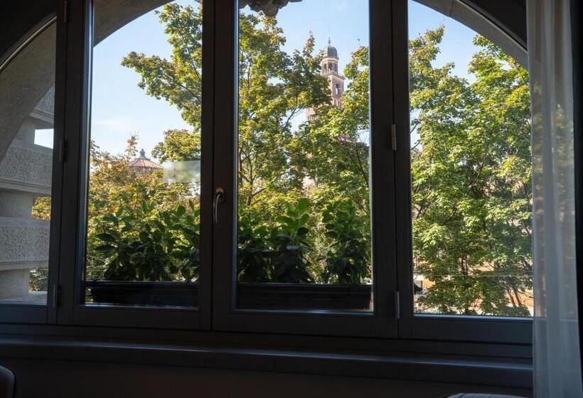 سوئیت با چشم‌انداز, Castello Guest House Milano