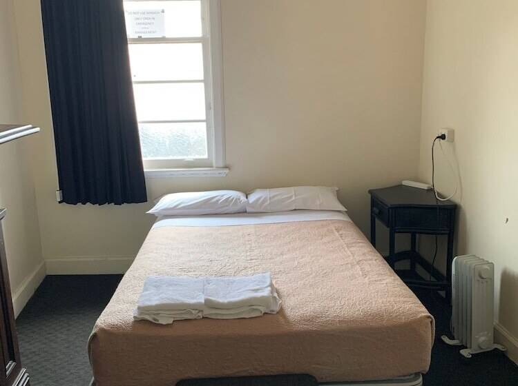 Номер Стандарт, National Hotel Toowoomba