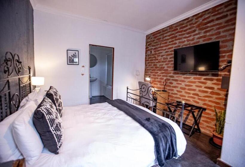 Классический Номер, 84 On Fourth Guest House
